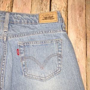 Levi’s 515 Light Wash Denim Capri